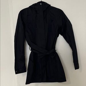 Columbia Women's Black Hooded Rain Jacket Size Small